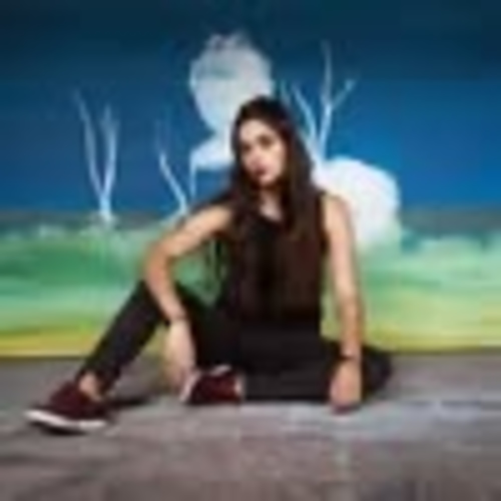 Meet your Posher, Alexia